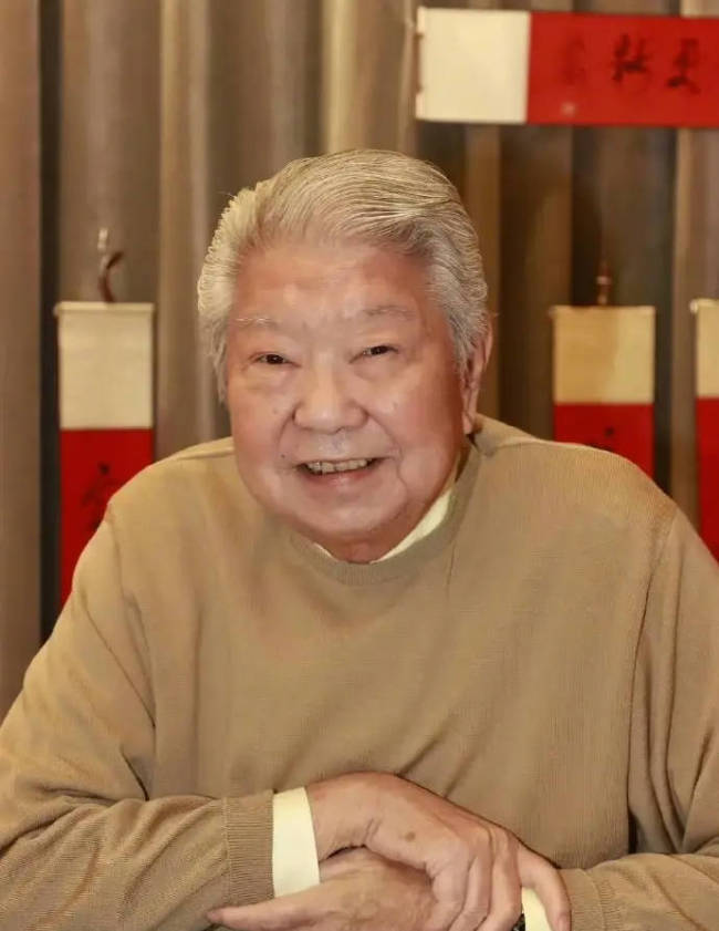 助理发文回应蔡澜遗产分配：好奇心并非是打听隐私